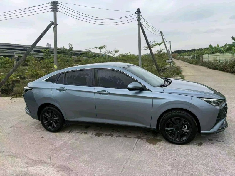 湛江25年东风奕炫7