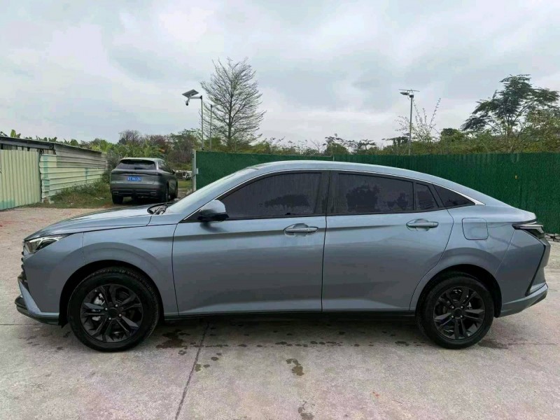 湛江25年东风奕炫8