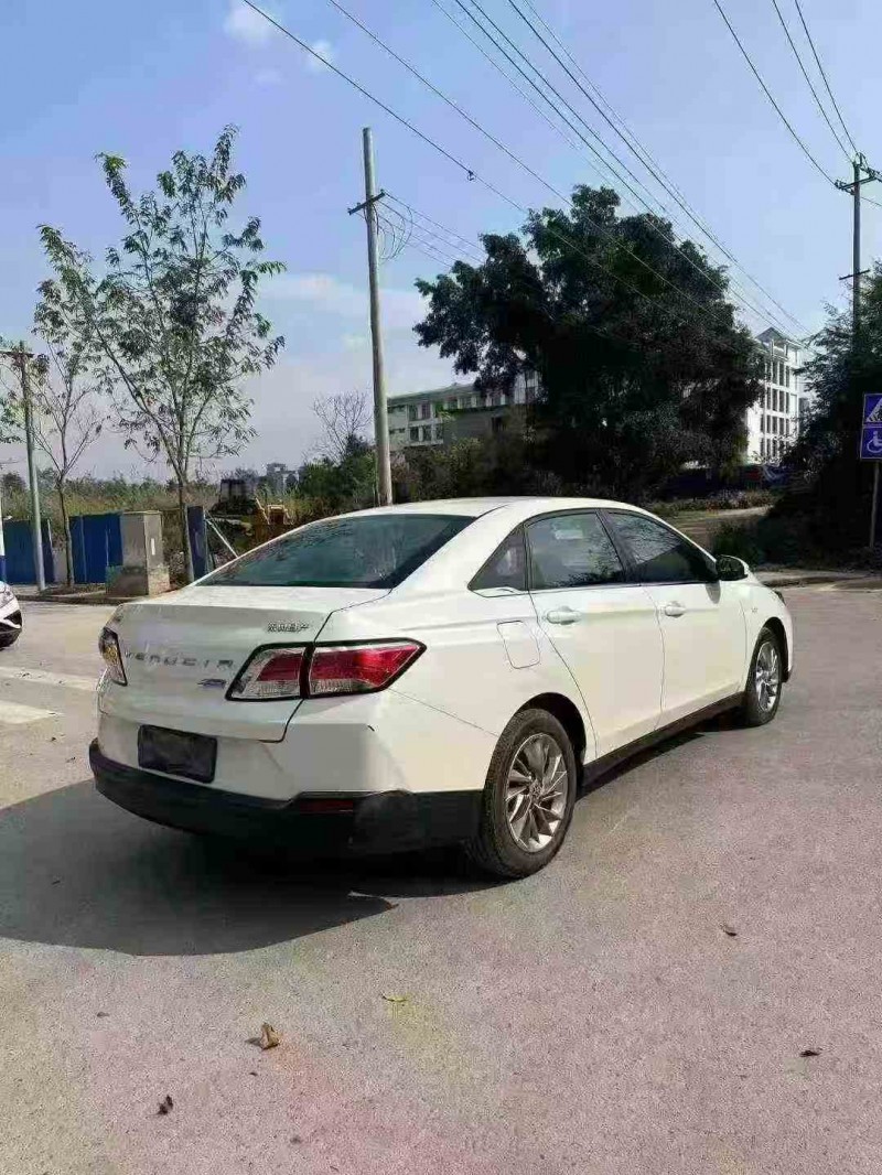 南宁22年启辰D607