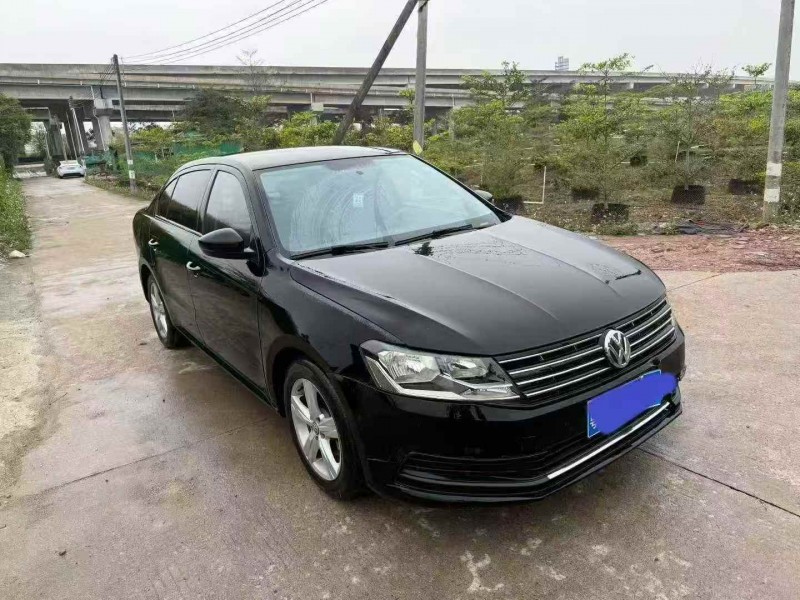 中山17年大众朗逸2