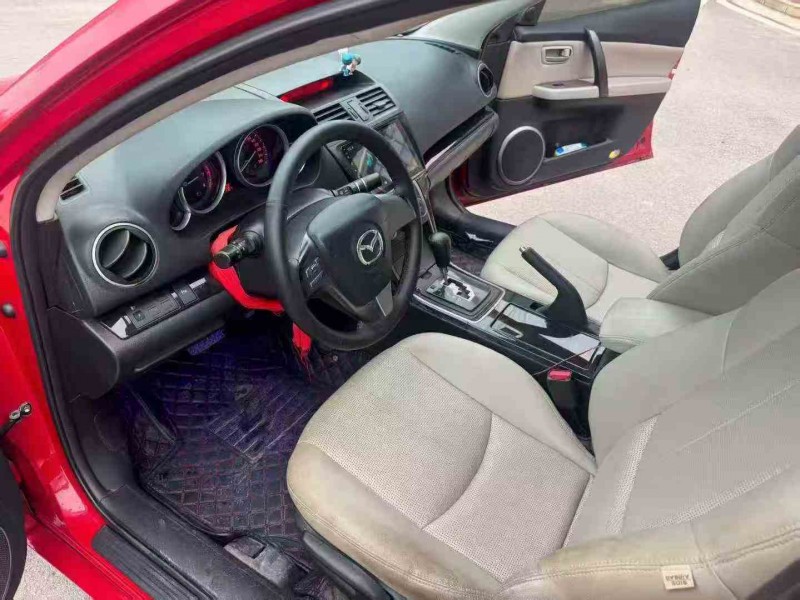 南宁11年马自达睿翼4