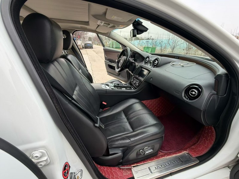 徐州16年捷豹XJ8