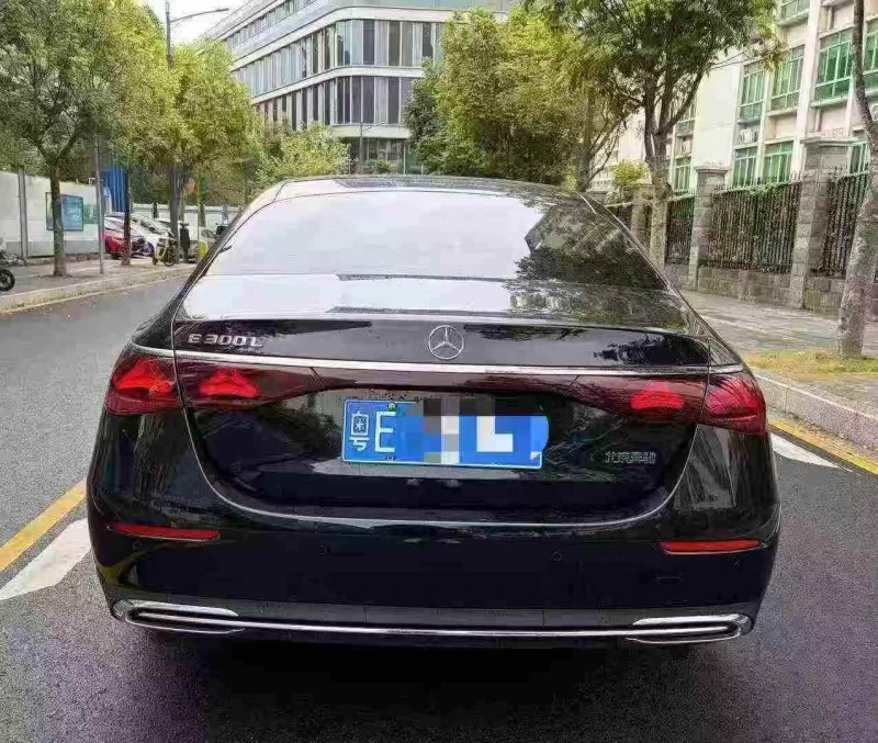 深圳25年奔馳E8