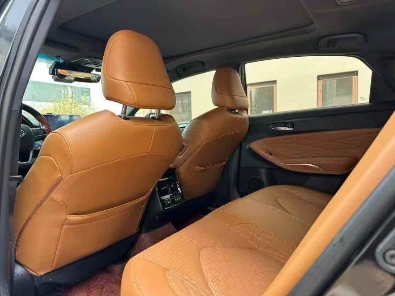 枣庄24年丰田亚洲龙6