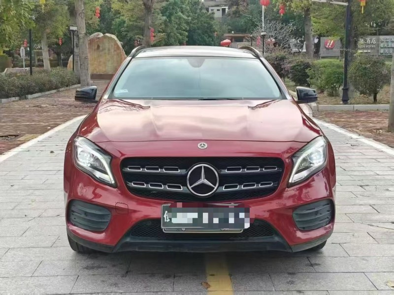 广州19年奔驰GLA1