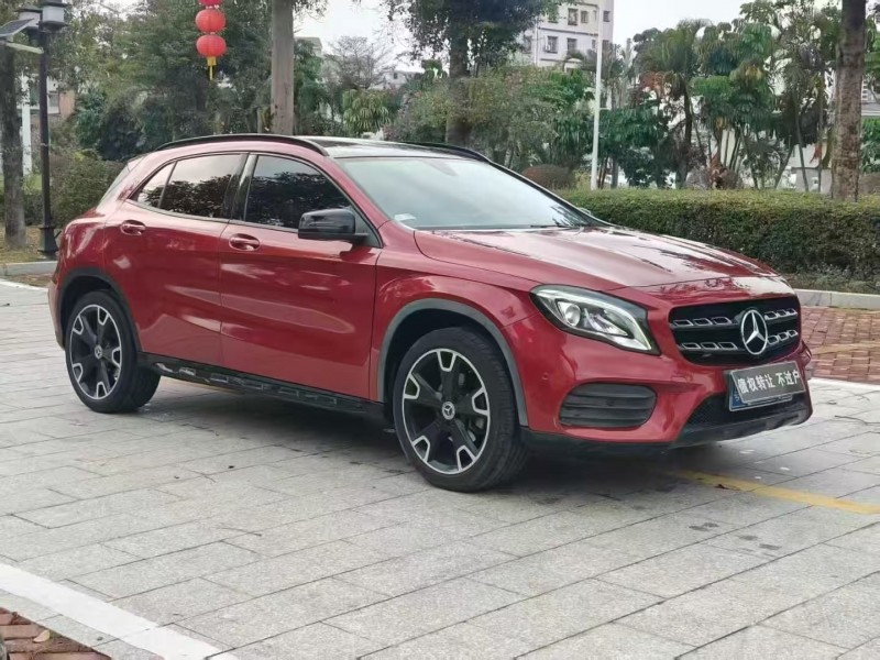 广州19年奔驰GLA2