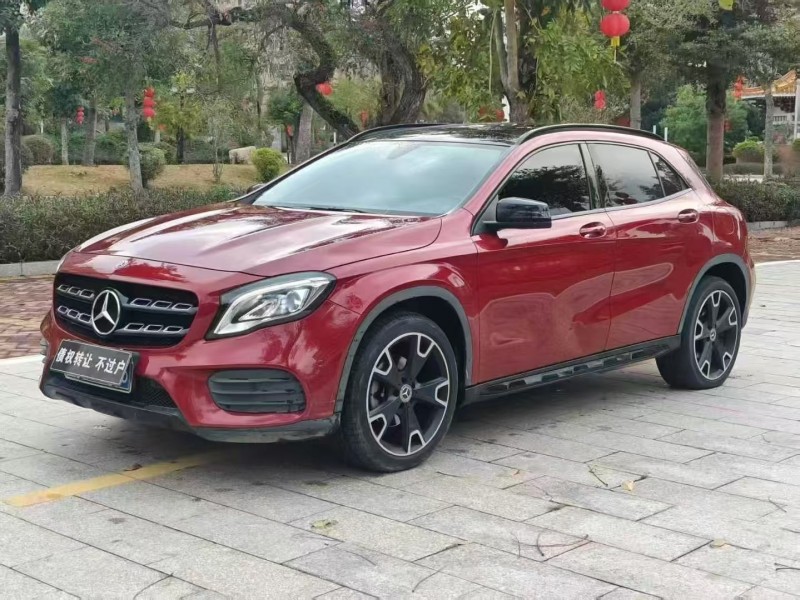 广州19年奔驰GLA3