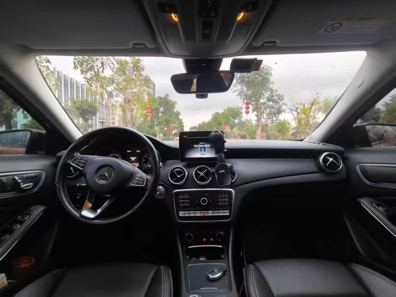 广州19年奔驰GLA6