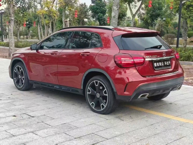 广州19年奔驰GLA7
