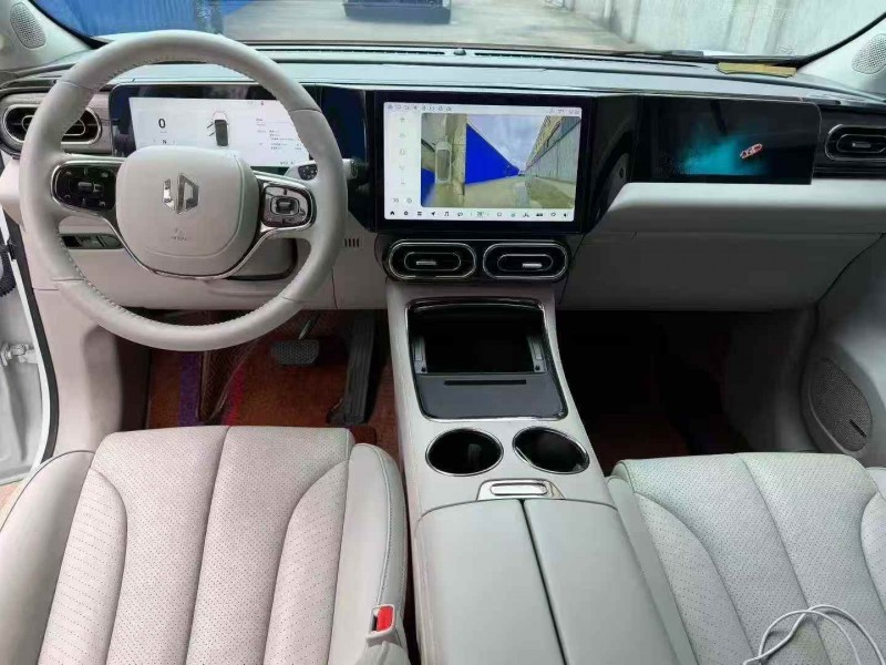 嘉兴22年零跑汽车C115