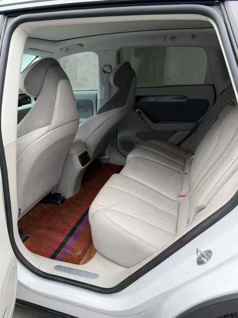 嘉兴22年零跑汽车C116