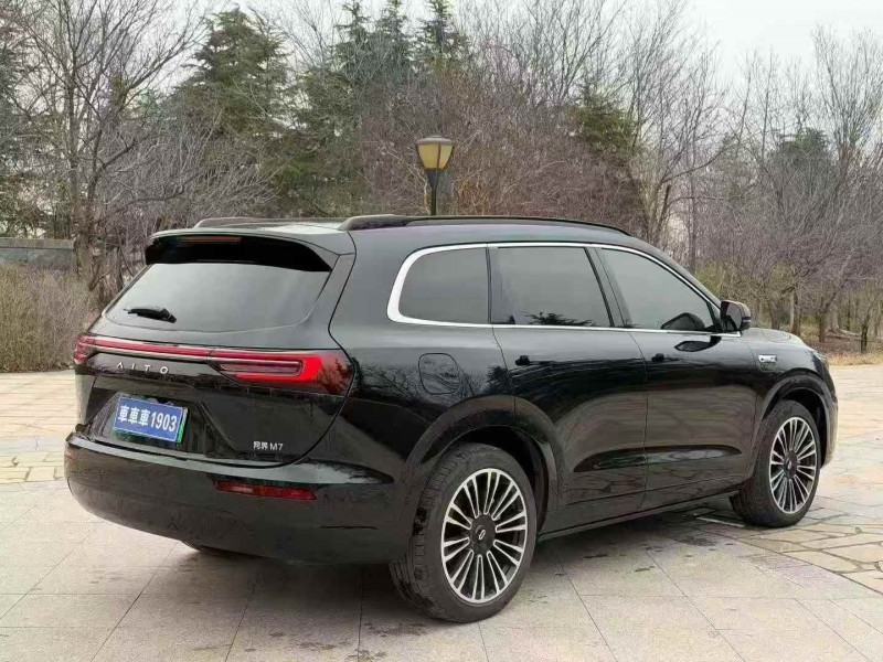 东营24年华为智选问界8