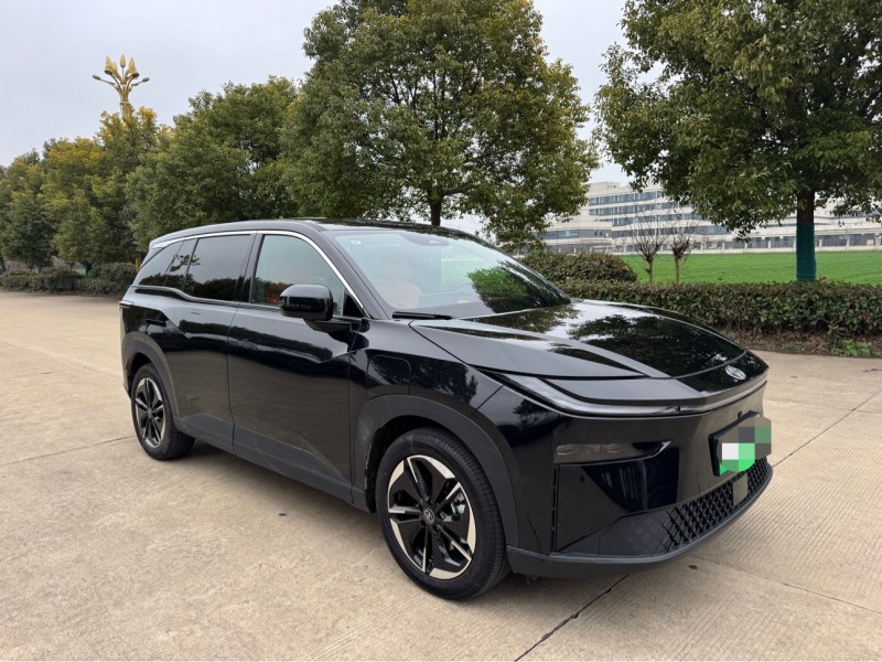 盐城25年丰田铂智2