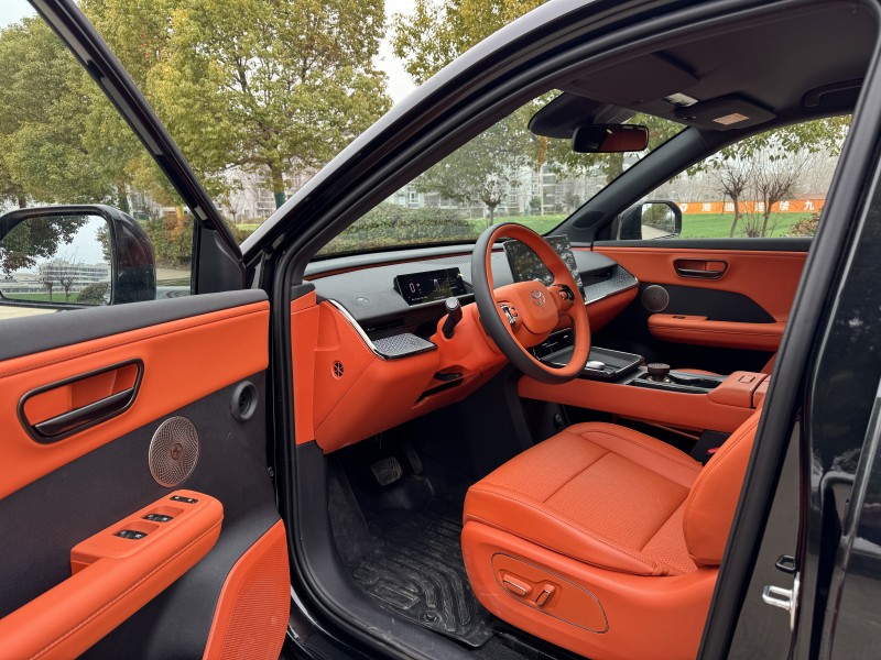 盐城25年丰田铂智4