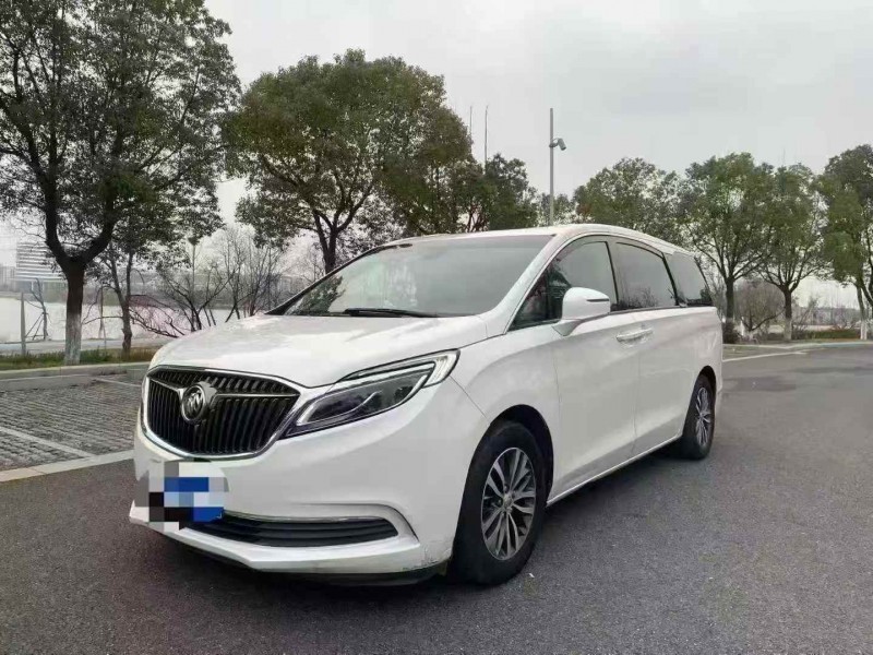 盐城17年别克GL82