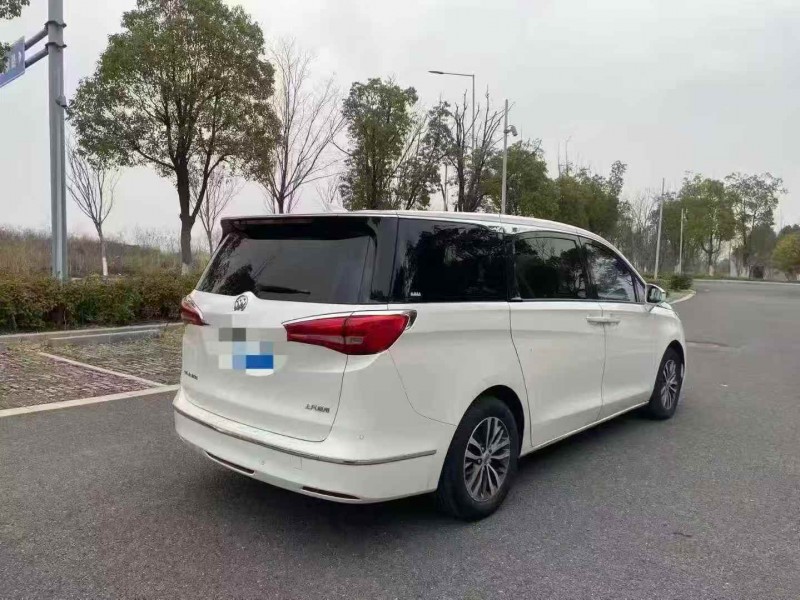 盐城17年别克GL88