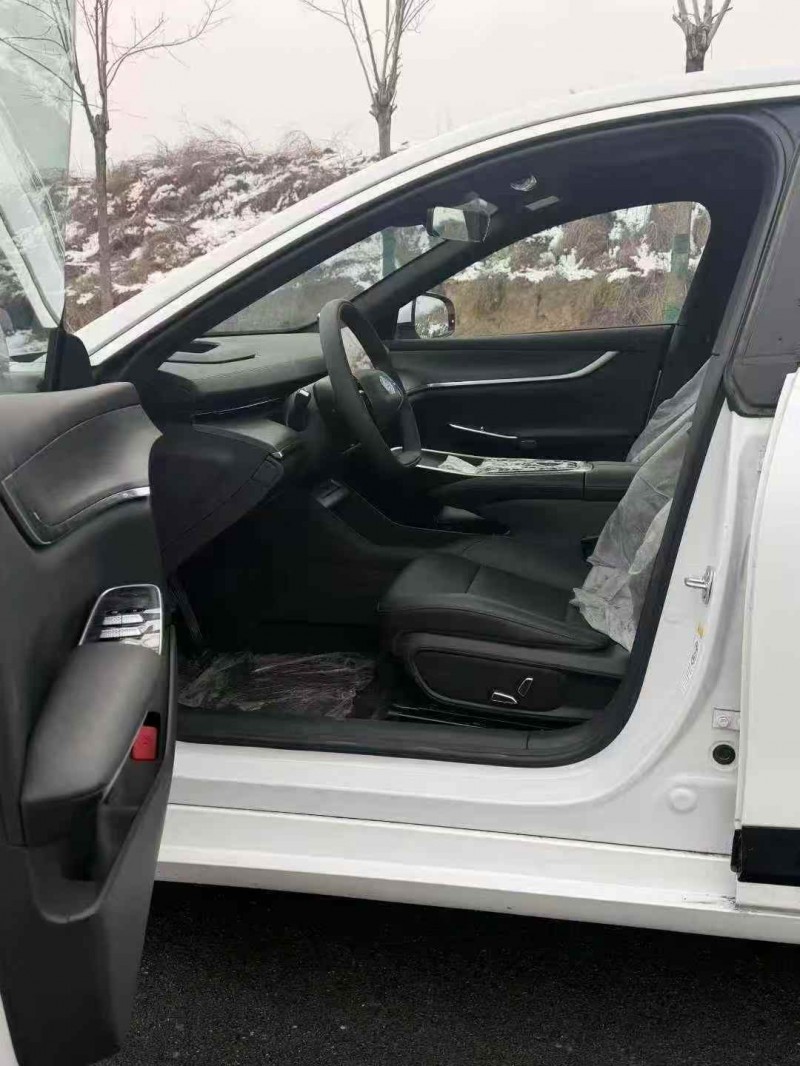 承德25年长安汽车启源4