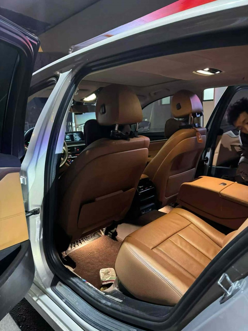 长治18年宝马5系7