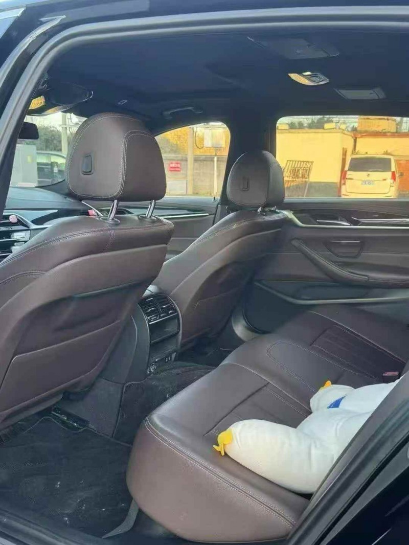 武汉20年宝马5系9