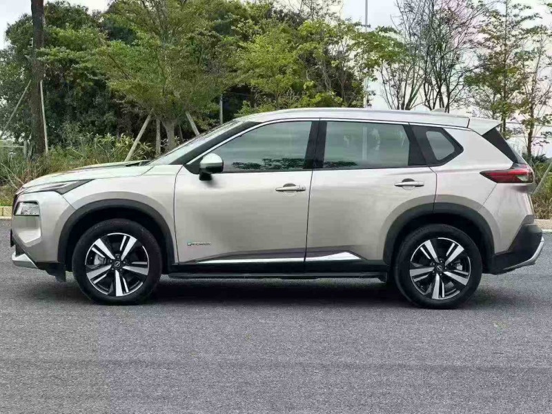 珠海23年日产奇骏3