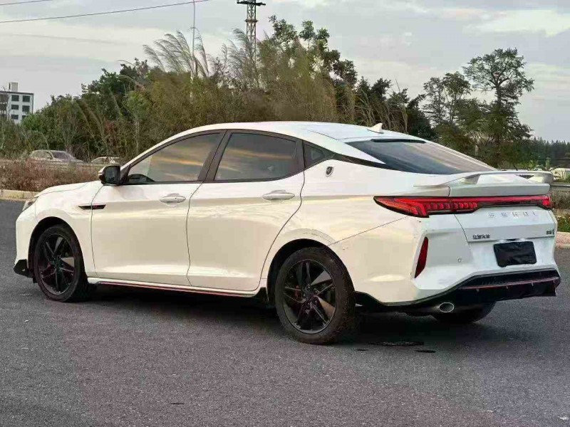 汕头23年江淮思皓8