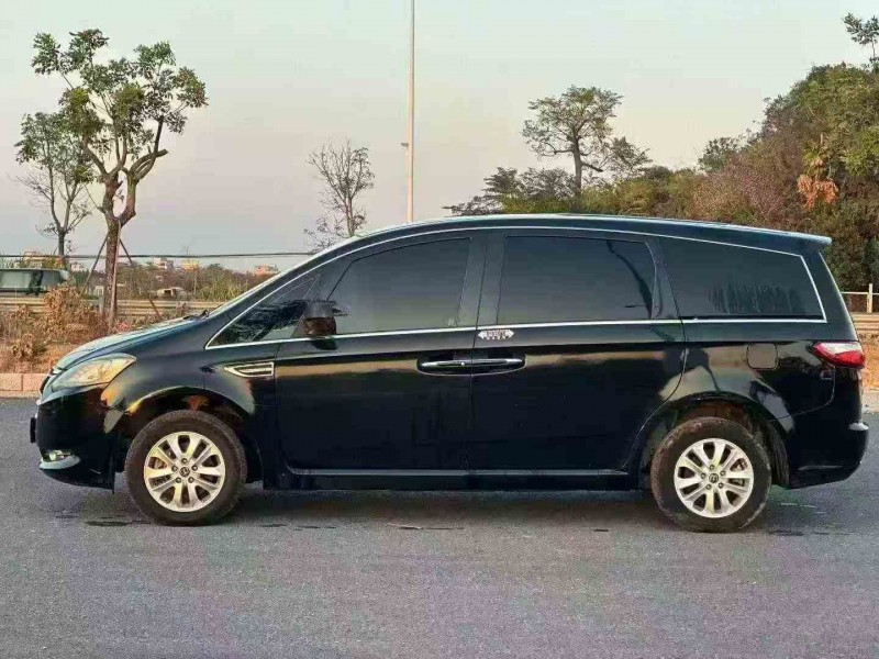 佛山17年納智捷大7 SUV3