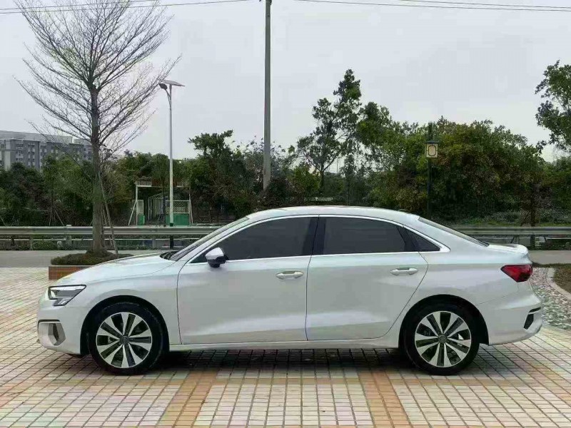 汕头21年奥迪A33