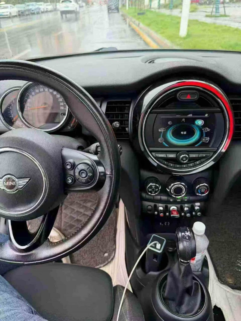 泸州18年宝马迷你6