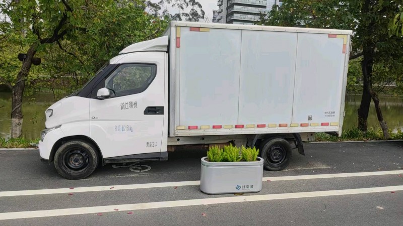 东莞22年飞碟箱货货车1
