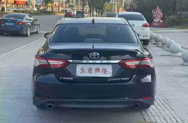 汕头22年丰田凯美瑞8