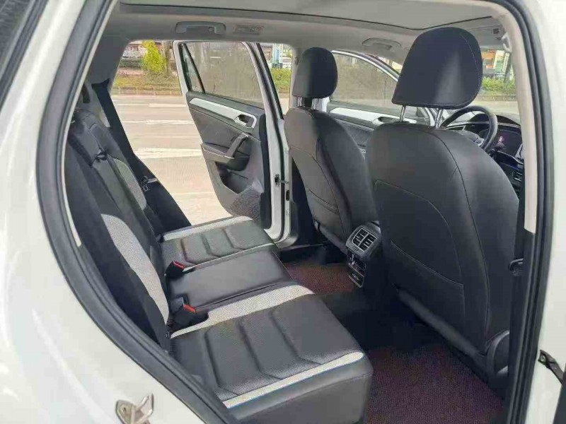 珠海20年大众探岳5