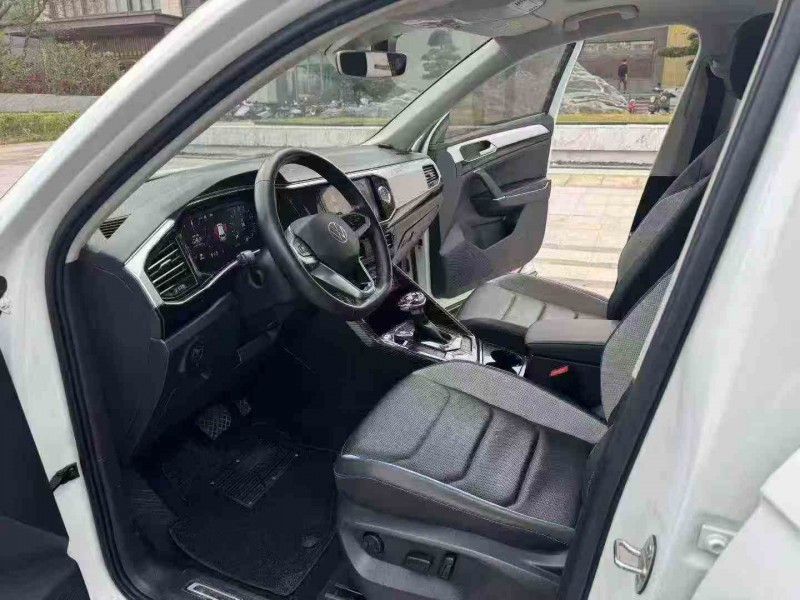 珠海20年大众探岳6