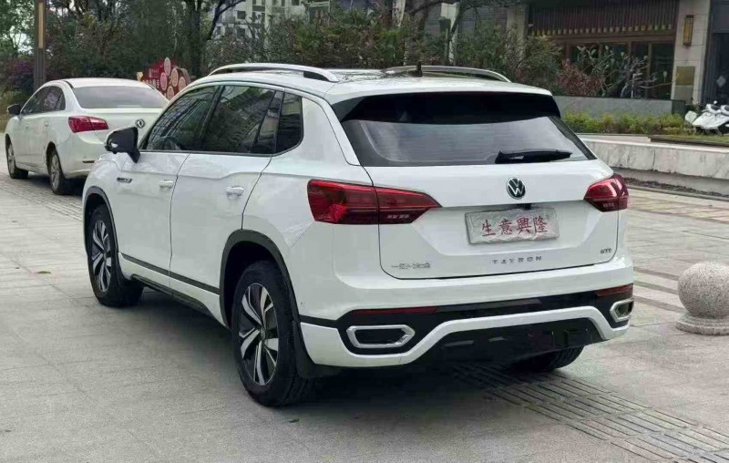 珠海20年大众探岳7