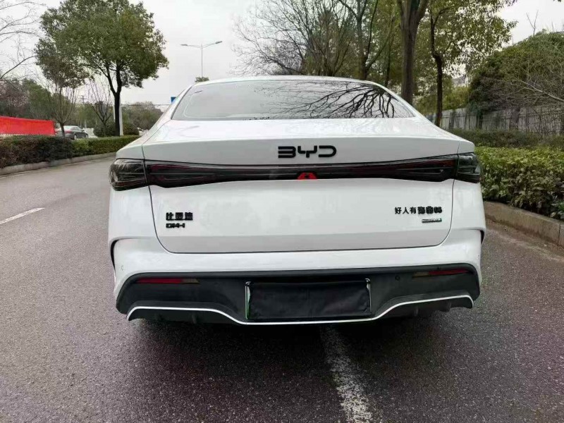 鹤壁25年比亚迪海豹9