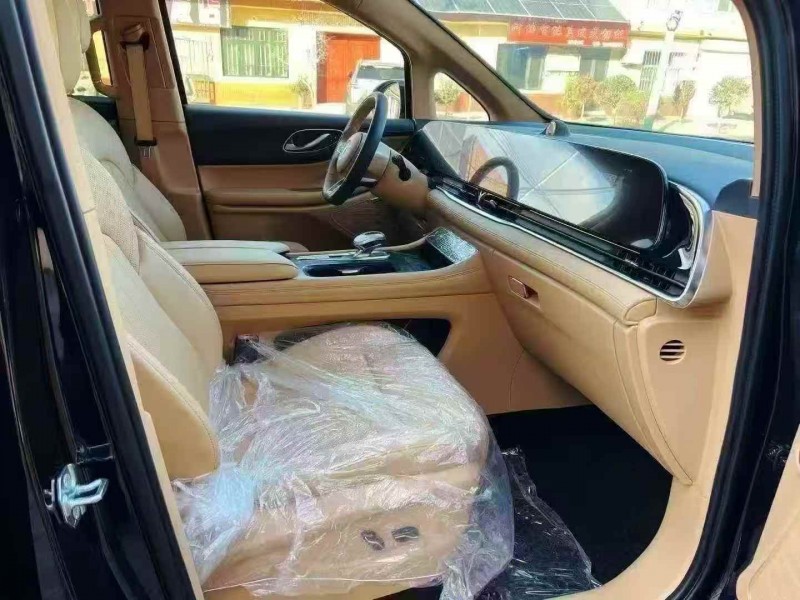 东营26年岚图汽车梦想家5