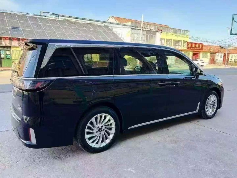 东营26年岚图汽车梦想家9