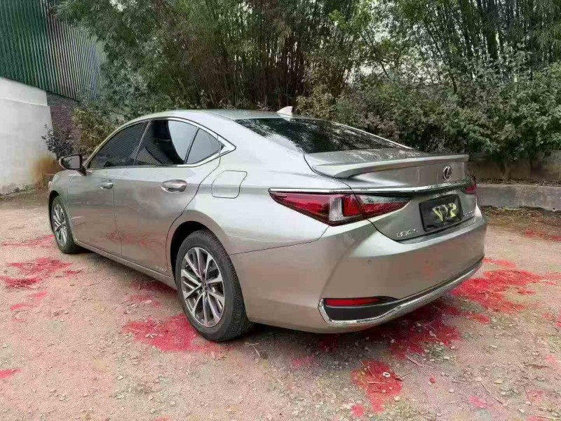 佛山22年雷克萨斯ES7