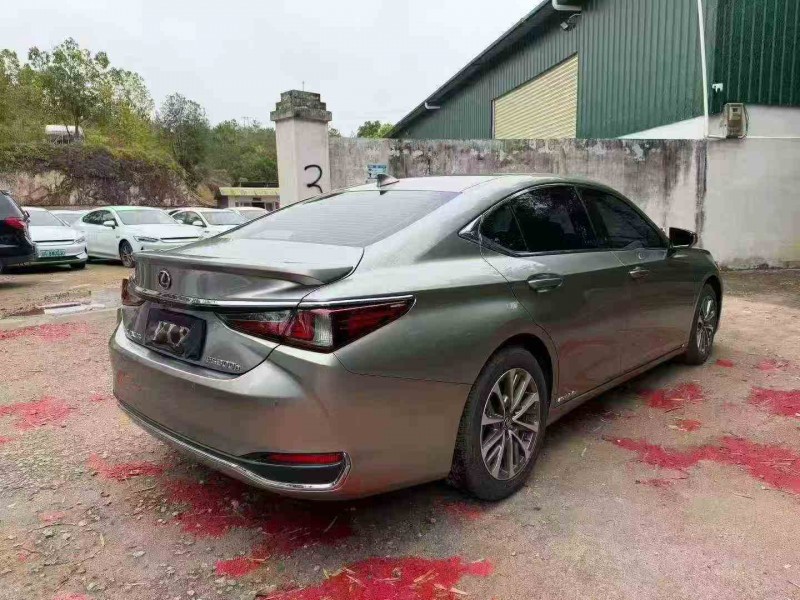 佛山22年雷克萨斯ES8