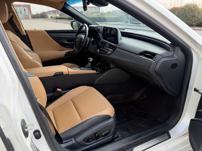 盐城21年雷克萨斯ES6