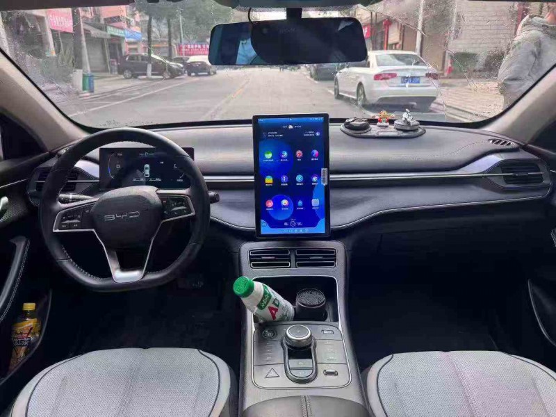 张家界24年比亚迪驱逐舰6