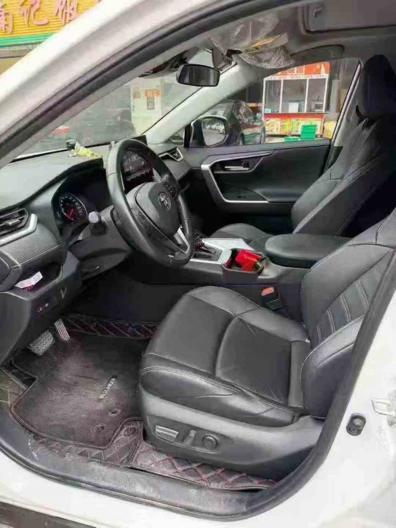 珠海23年丰田威兰达3