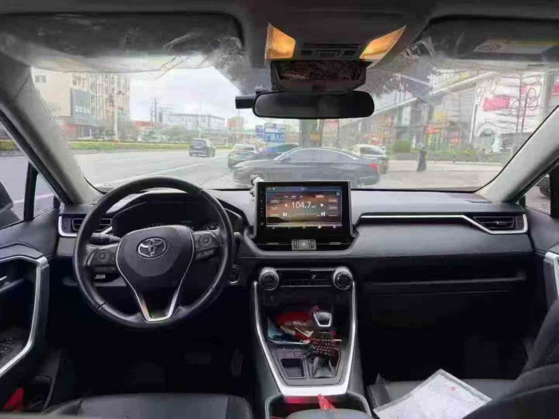 珠海23年丰田威兰达5