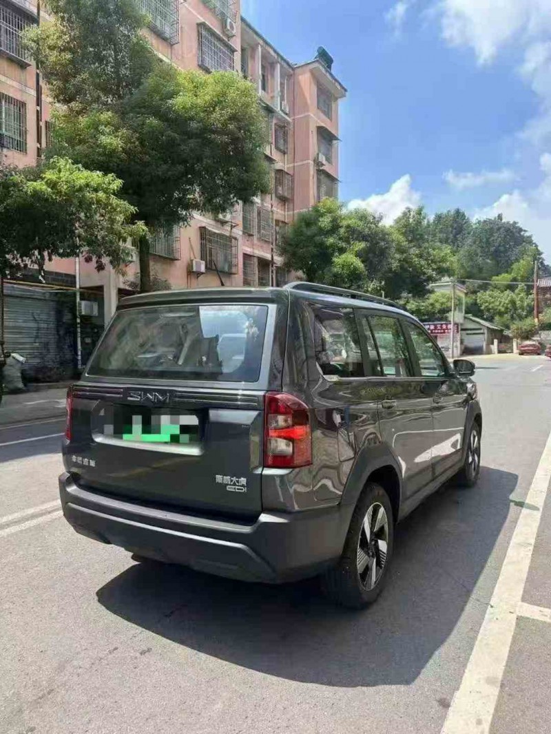 张家界24年SWM斯威汽车大虎8