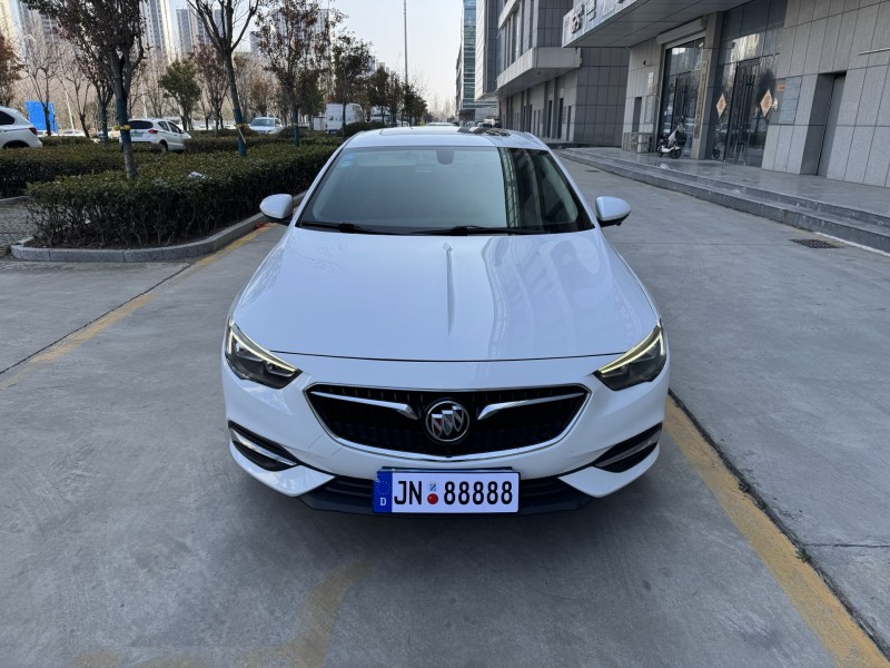 济宁19年别克君威1