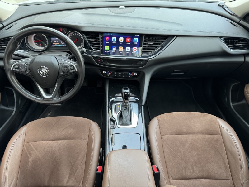 济宁19年别克君威4