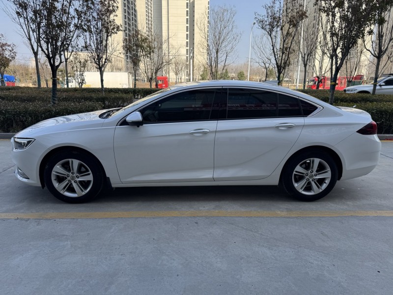 济宁19年别克君威7