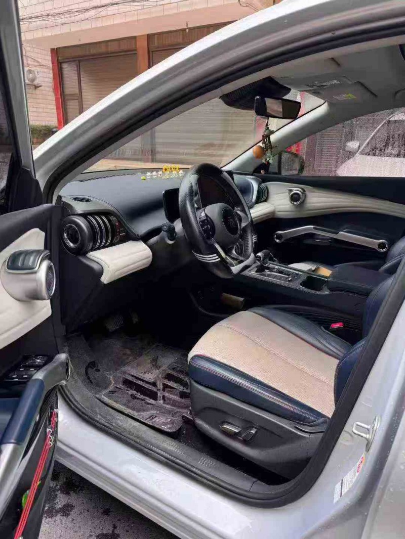 张家界23年比亚迪元4