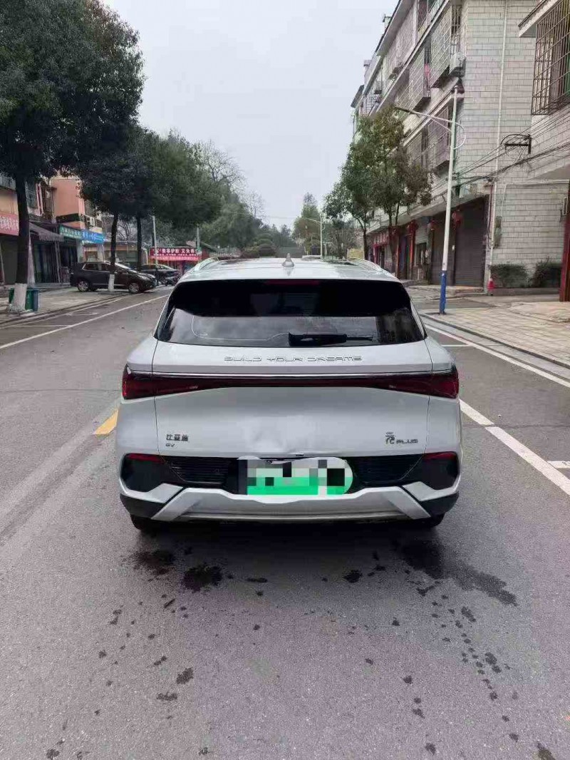 张家界23年比亚迪元9