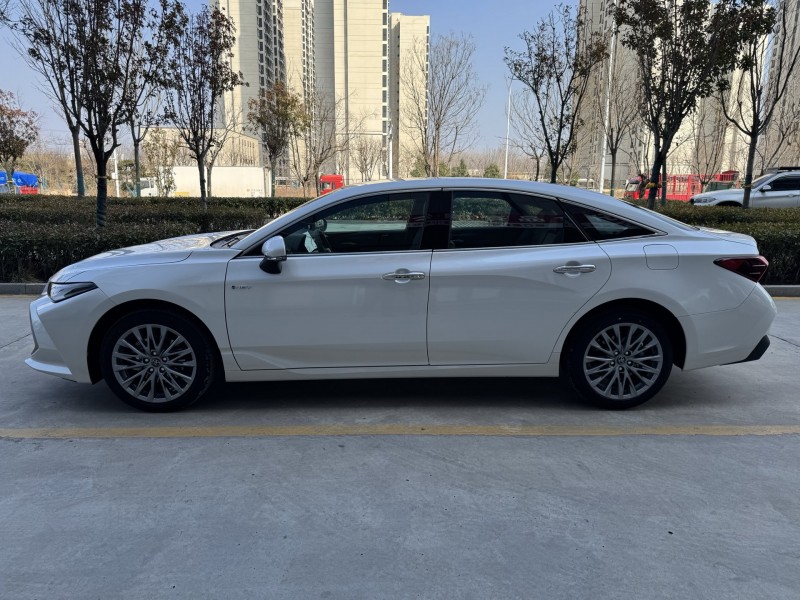 济宁25年丰田亚洲龙8