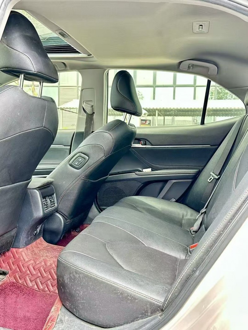 东莞21年丰田凯美瑞5